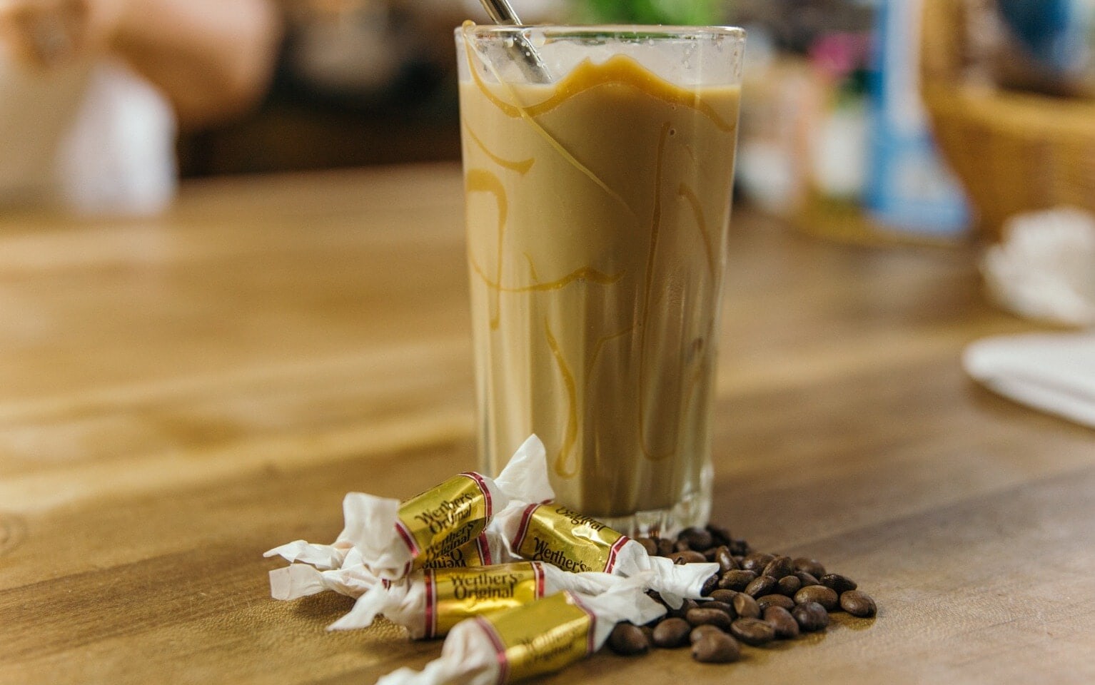 Café latte de caramelo helado con Werther's Original